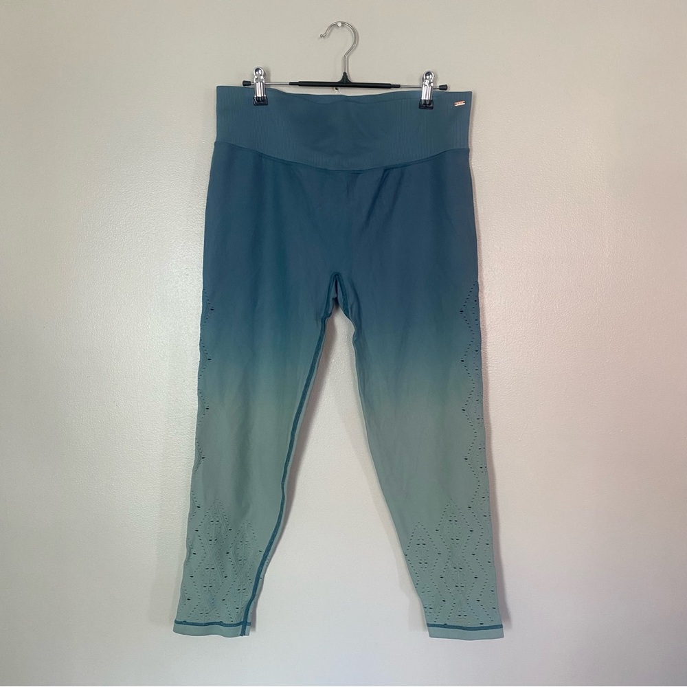 PINK Victoria Secret Sport Blue Tie-Dye Leggings – Extra Large